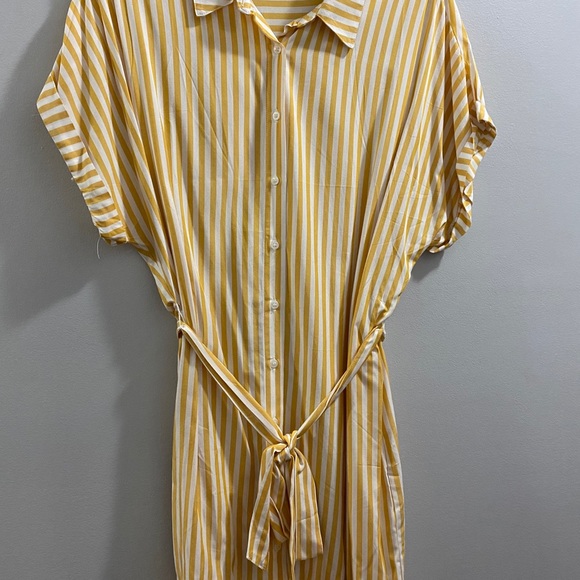 Dress - Picture 1 of 4